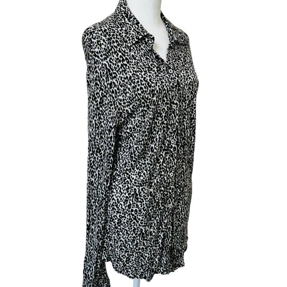 Paperwhite button down top Blouse Animal Print Soft Knit Women's 12 - Picture 6 of 12